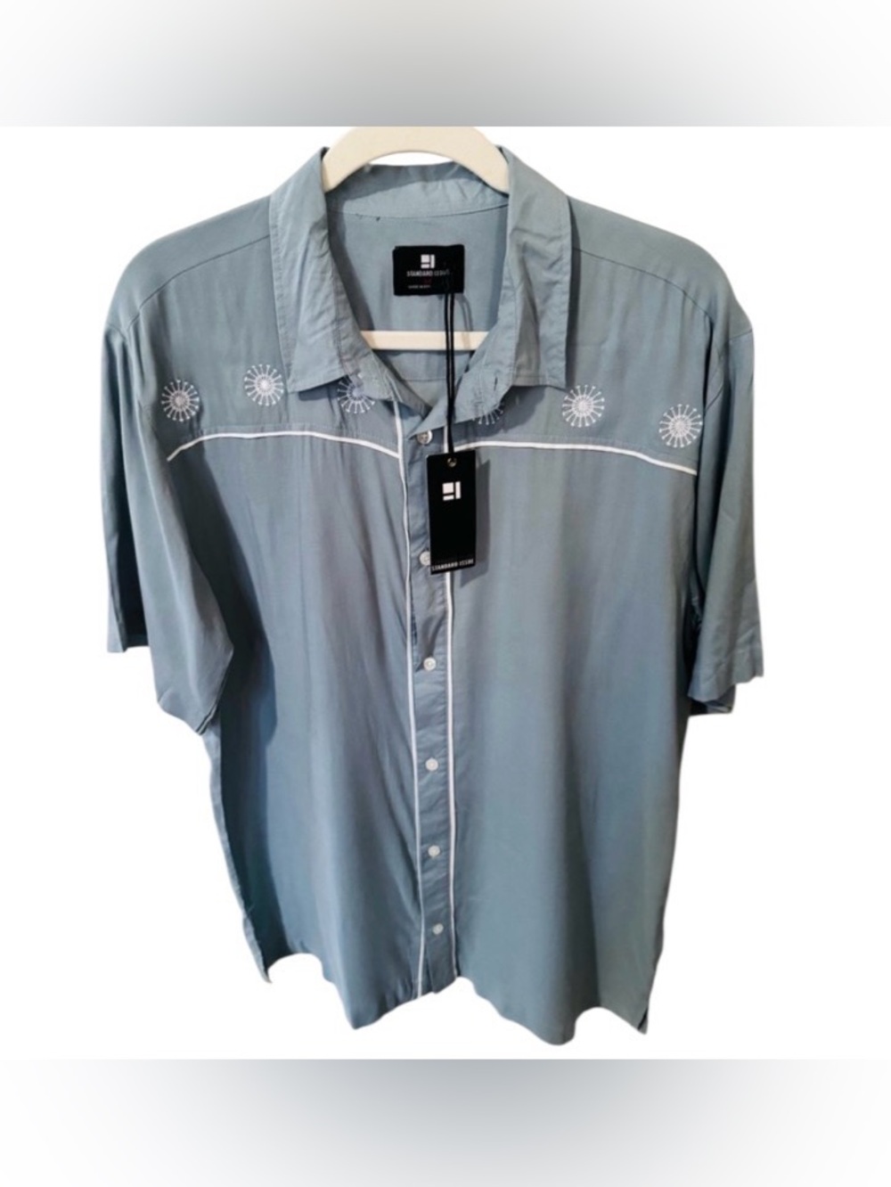 NWT men’s size M Standard Issue embroidered button down bowling shirt casual